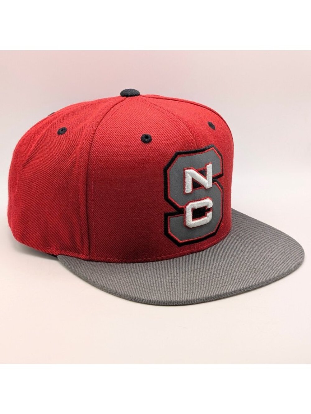 Vintage North Carolina State Mitchell and Ness NCSU  Snapback Hat Cap Red Gray